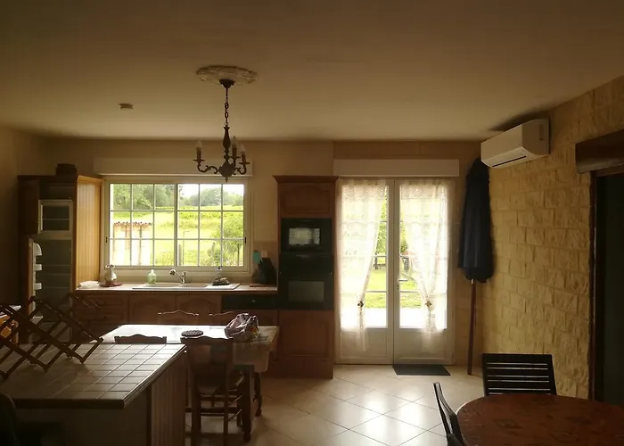 Semesterbostad Gite Du Vignoble Sidky Lussac (Gironde)