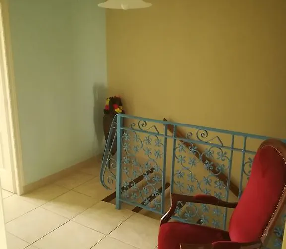 Semesterbostad Gite Du Vignoble Sidky Lussac (Gironde)